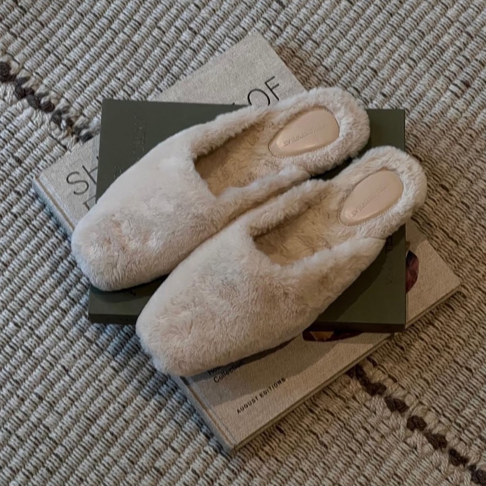WeWoreWhat Cream Faux Fur Square Toe Slipper in Size 38